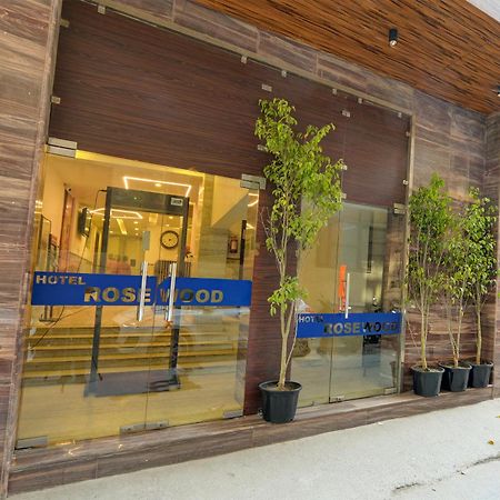 Rosewood Suites A Family Hotel Near Delhi Airport New Delhi Exterior photo
