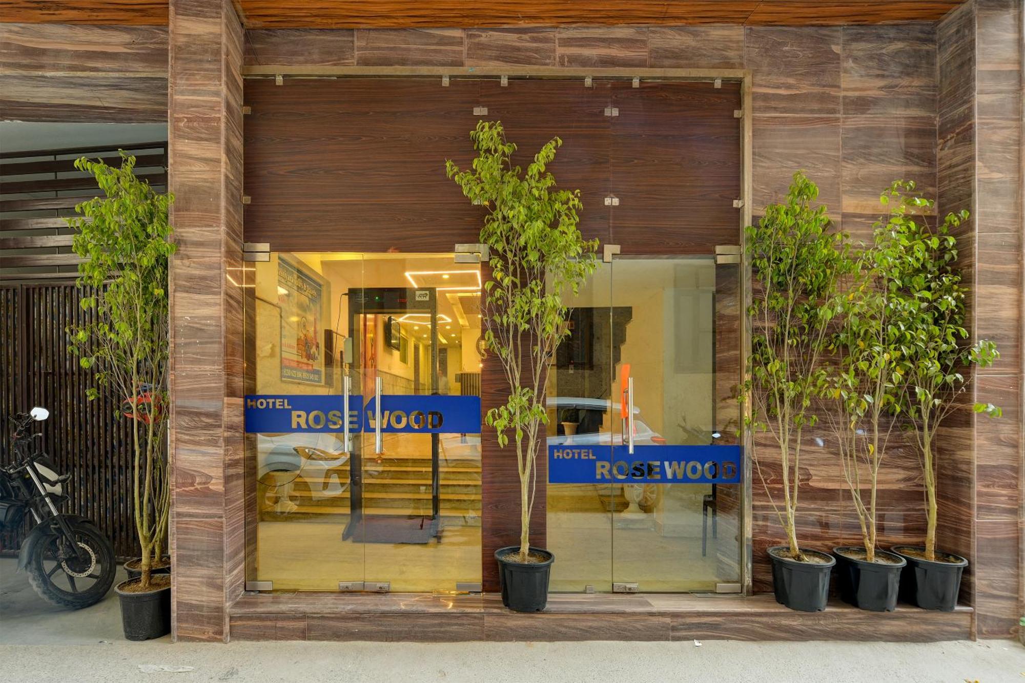 Rosewood Suites A Family Hotel Near Delhi Airport New Delhi Exterior photo